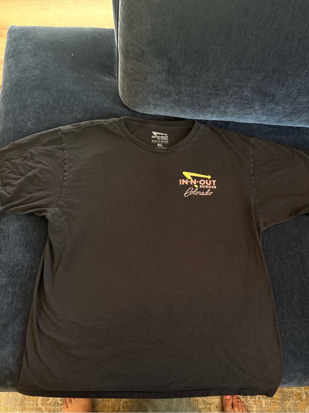 In-N-Out Burger Colorado Vintage Graphic Rockies FallBlack Men T-Shirt size XL